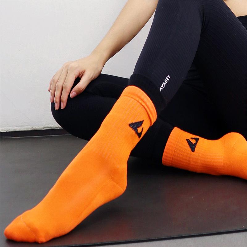 Mid Tube Moisture Absorption Quick Drying Antibacterial Yoga Socks