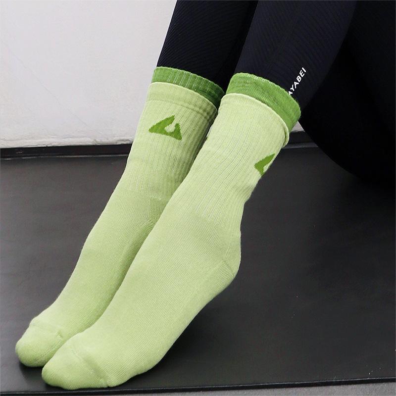 Mid Tube Moisture Absorption Quick Drying Antibacterial Yoga Socks